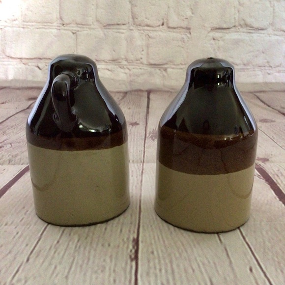 Vintage Ceramic Handled Jug Three Tone Salt and Pepper Shaker Pair - Picture 2 of 6